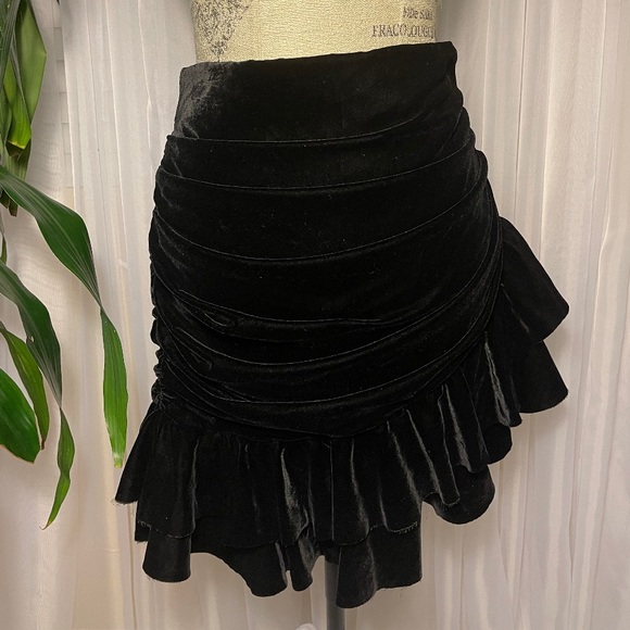 Zara Dresses & Skirts - 🔴SOLD🔴 Zara Black Velvet Ruched Asymmetrical Ruffle Mini Skirt Size Large